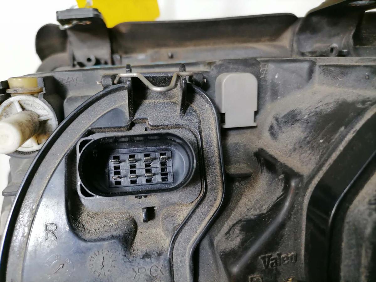 Audi A4 B5 BJ00 original Scheinwerfer rechts Halogen 8D0941004AK Facelift